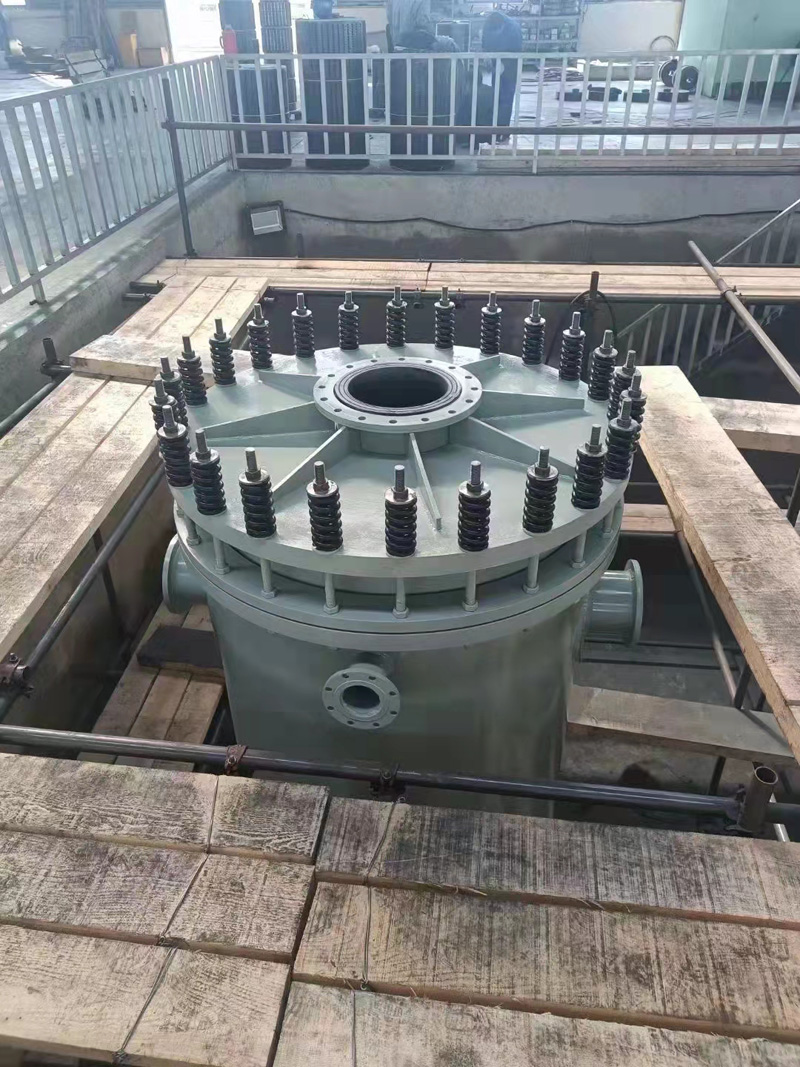 350㎡大型石墨換熱器組裝結束